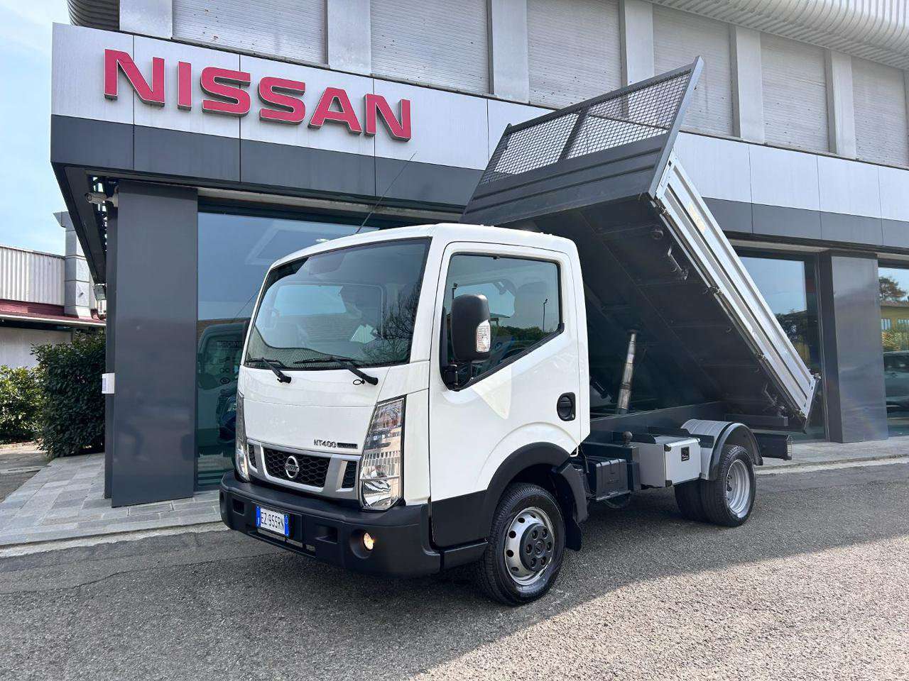 Nissan Cabstar NT 400 RIBALTABILE TRILATERALE PREZZO+IVA