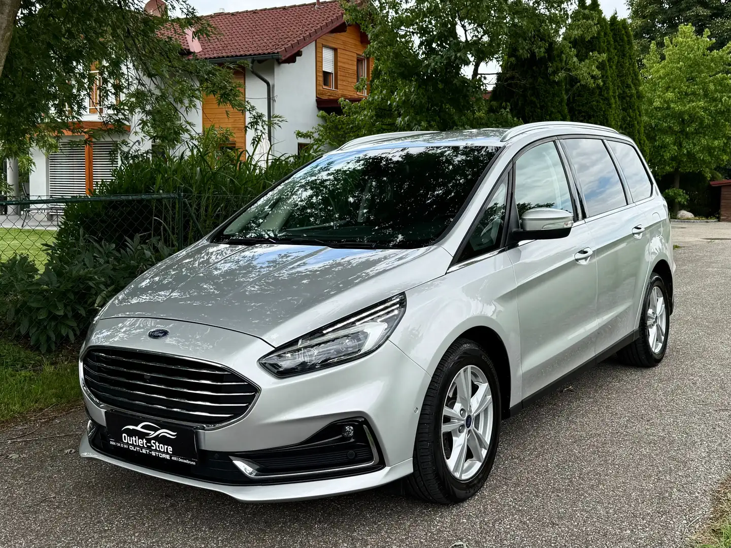 Ford Galaxy Titanium Aut.*7Sitzer*Navi*R-Kamera*SHZ*Spur*TOP* Silber - 1