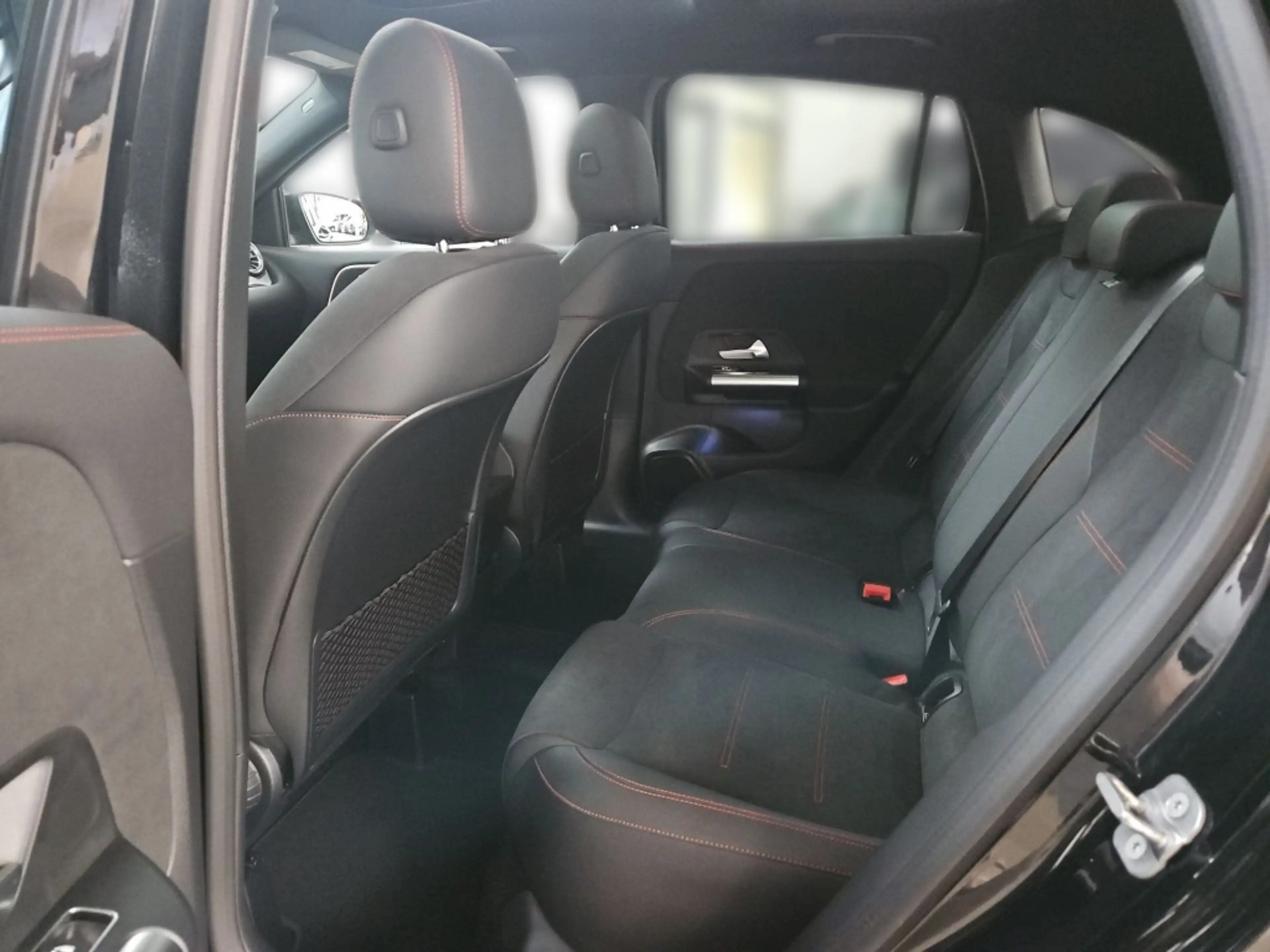 Mercedes-Benz GLA 180 AMG Night Totwi. Pano LED SHZ KeyLess — photo 11