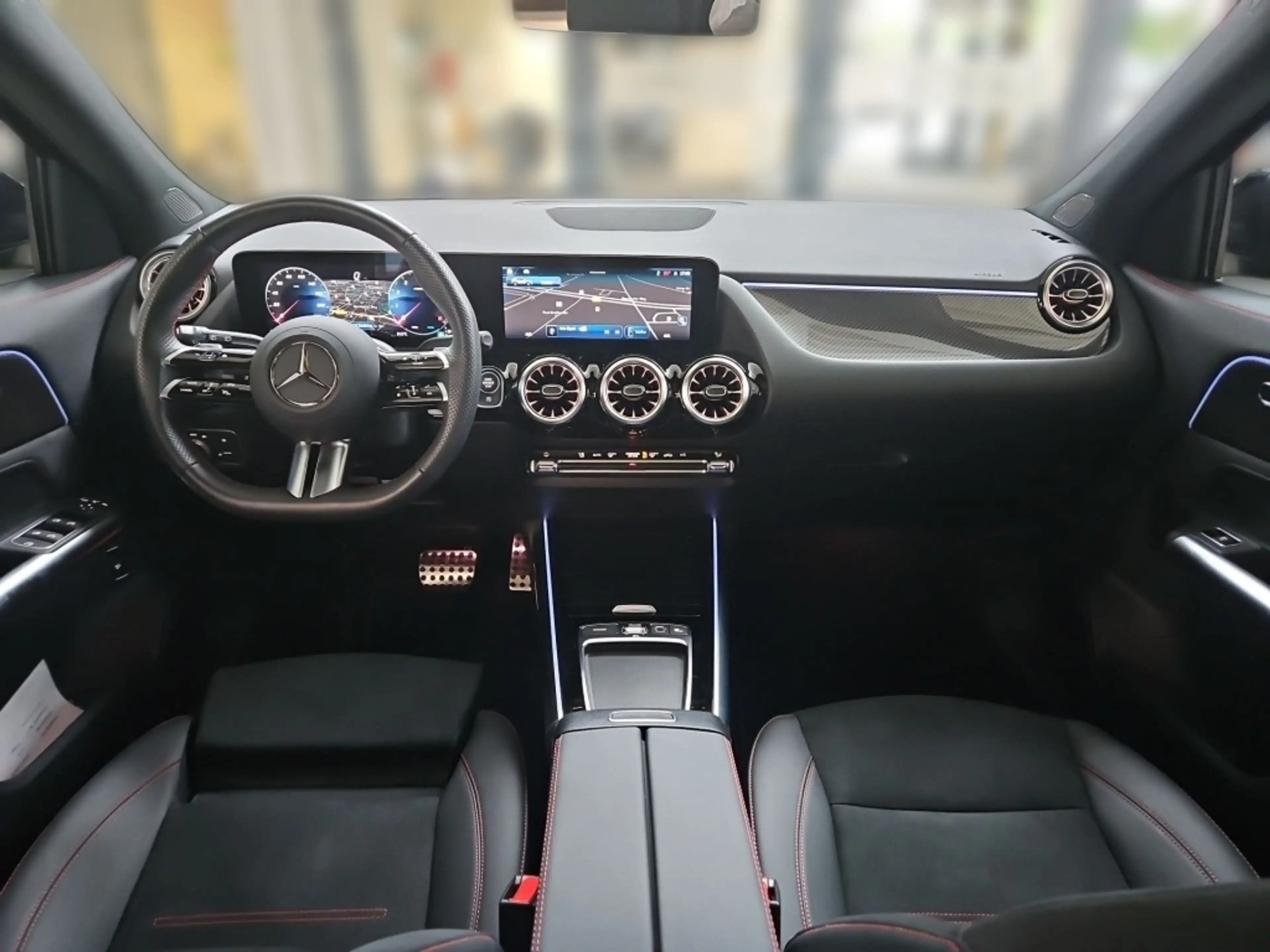 Mercedes-Benz GLA 180 AMG Night Totwi. Pano LED SHZ KeyLess — photo 10