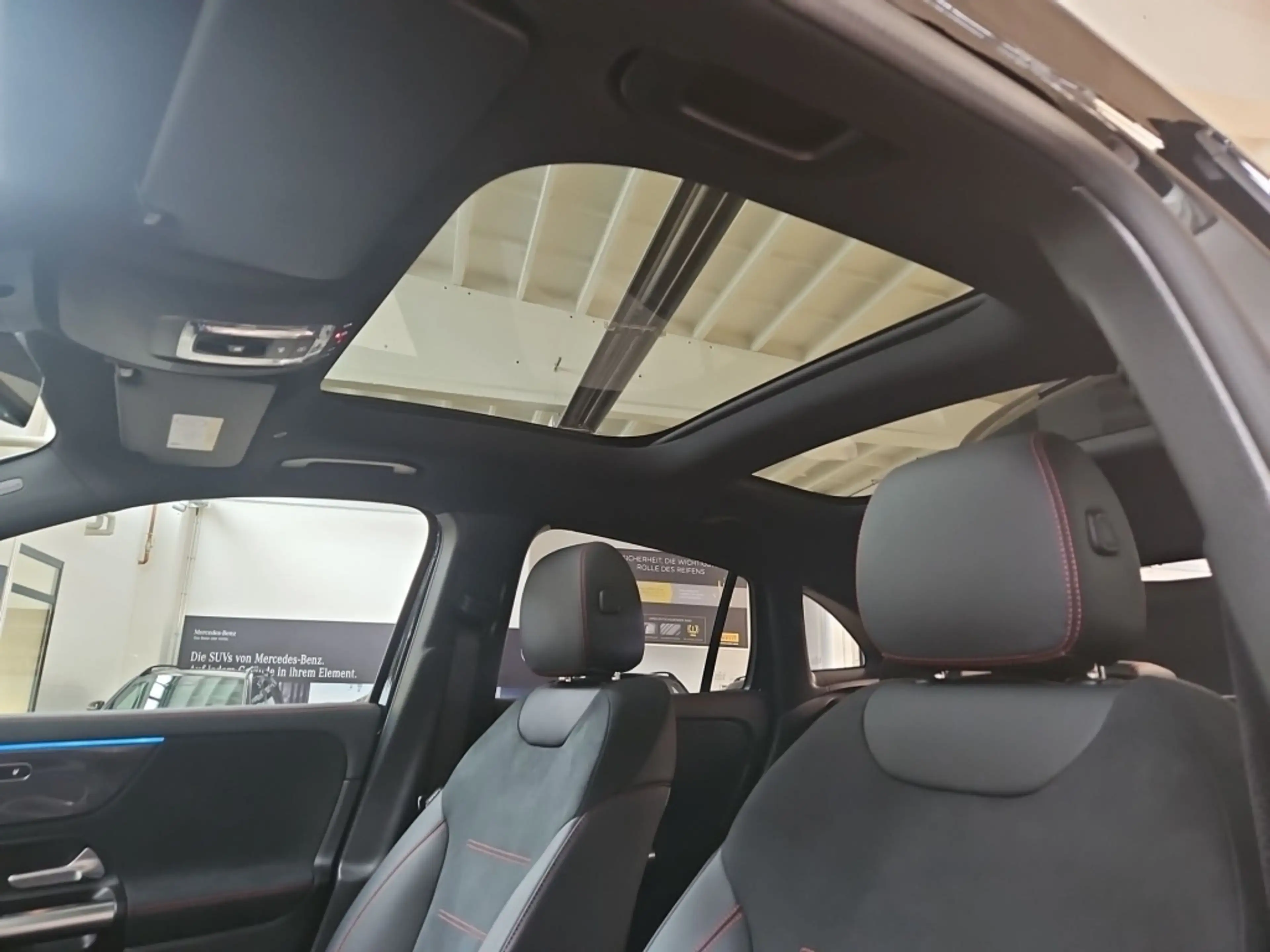 Mercedes-Benz GLA 180 AMG Night Totwi. Pano LED SHZ KeyLess — photo 15