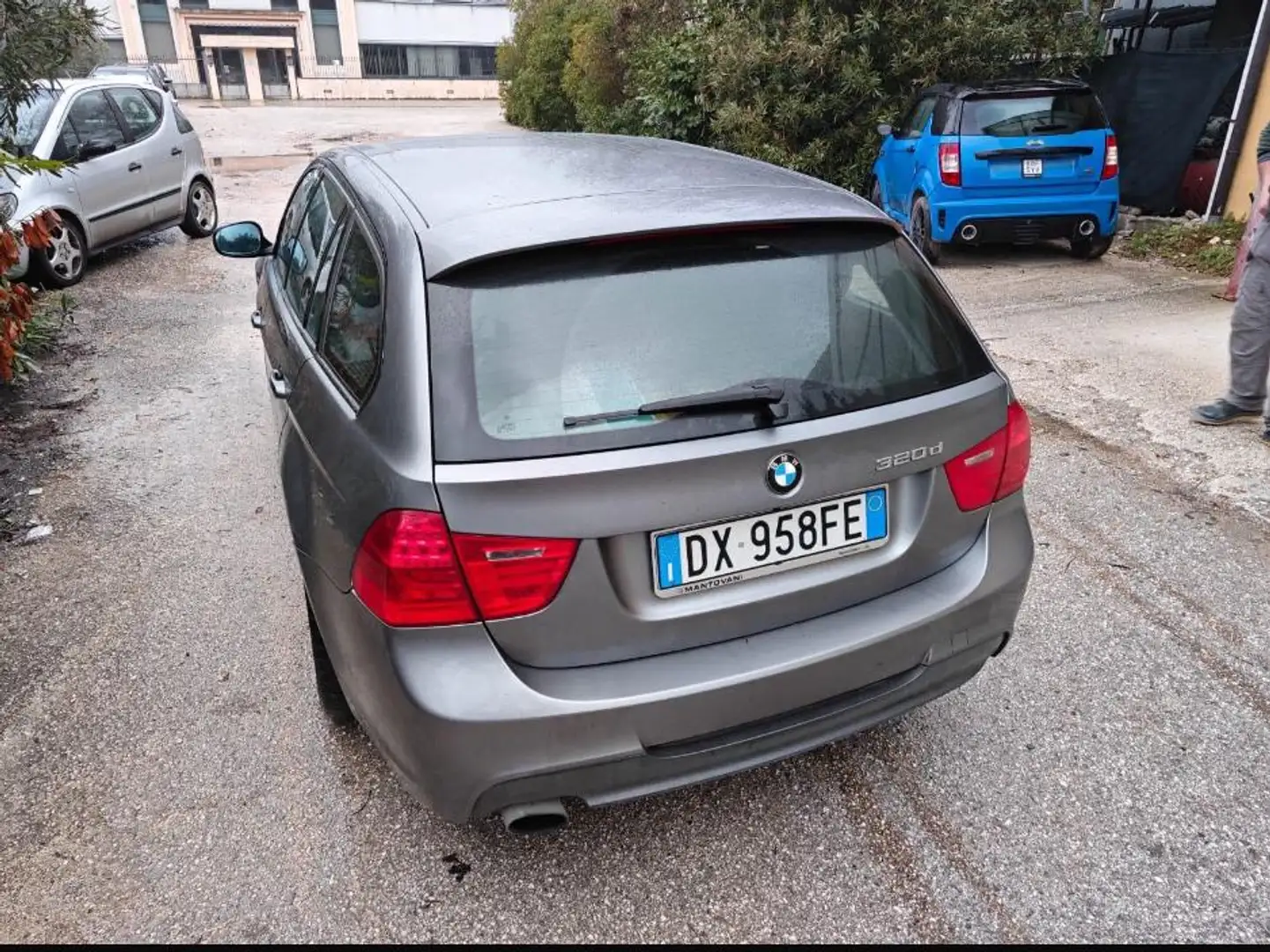 BMW 320 Serie 3 E91 Touring320d Touring xdrive Futura Grijs - 2