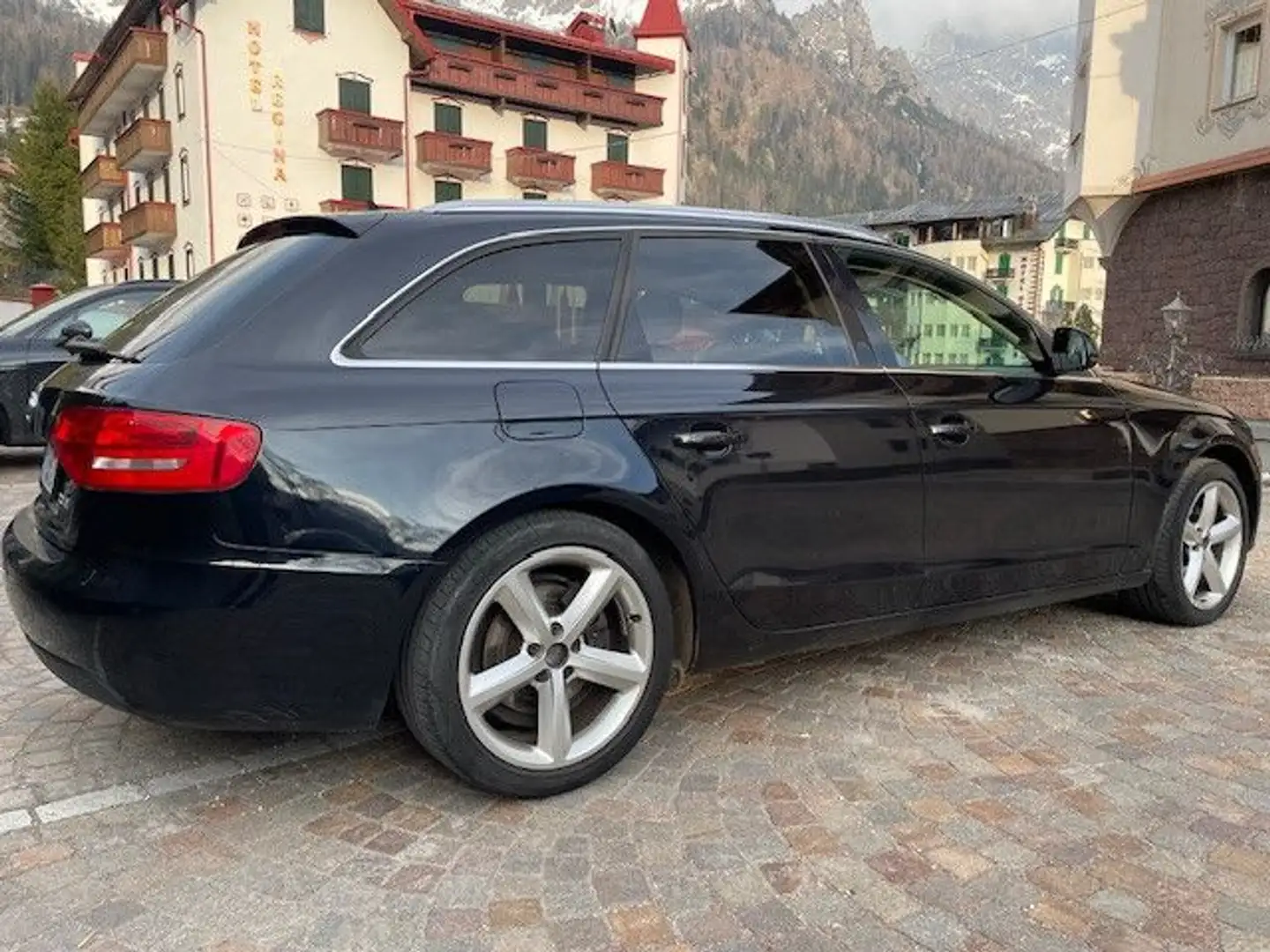 Audi A4 Avant Ambition Noir - 2