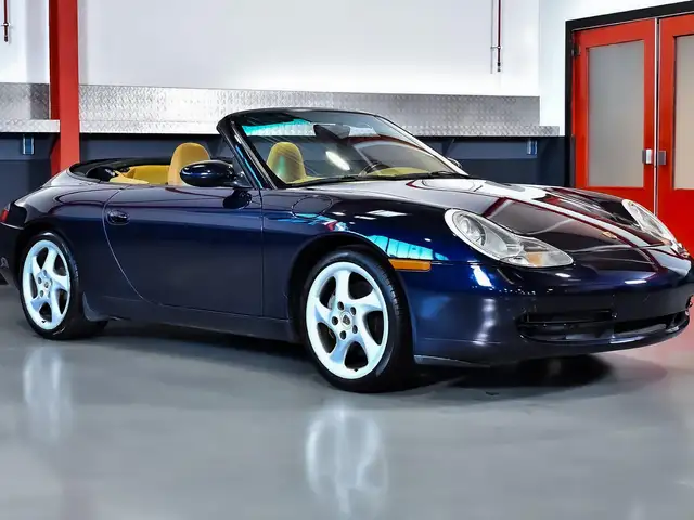 Porsche 996 996 convertible 3.4L V6 boxer 296HP
