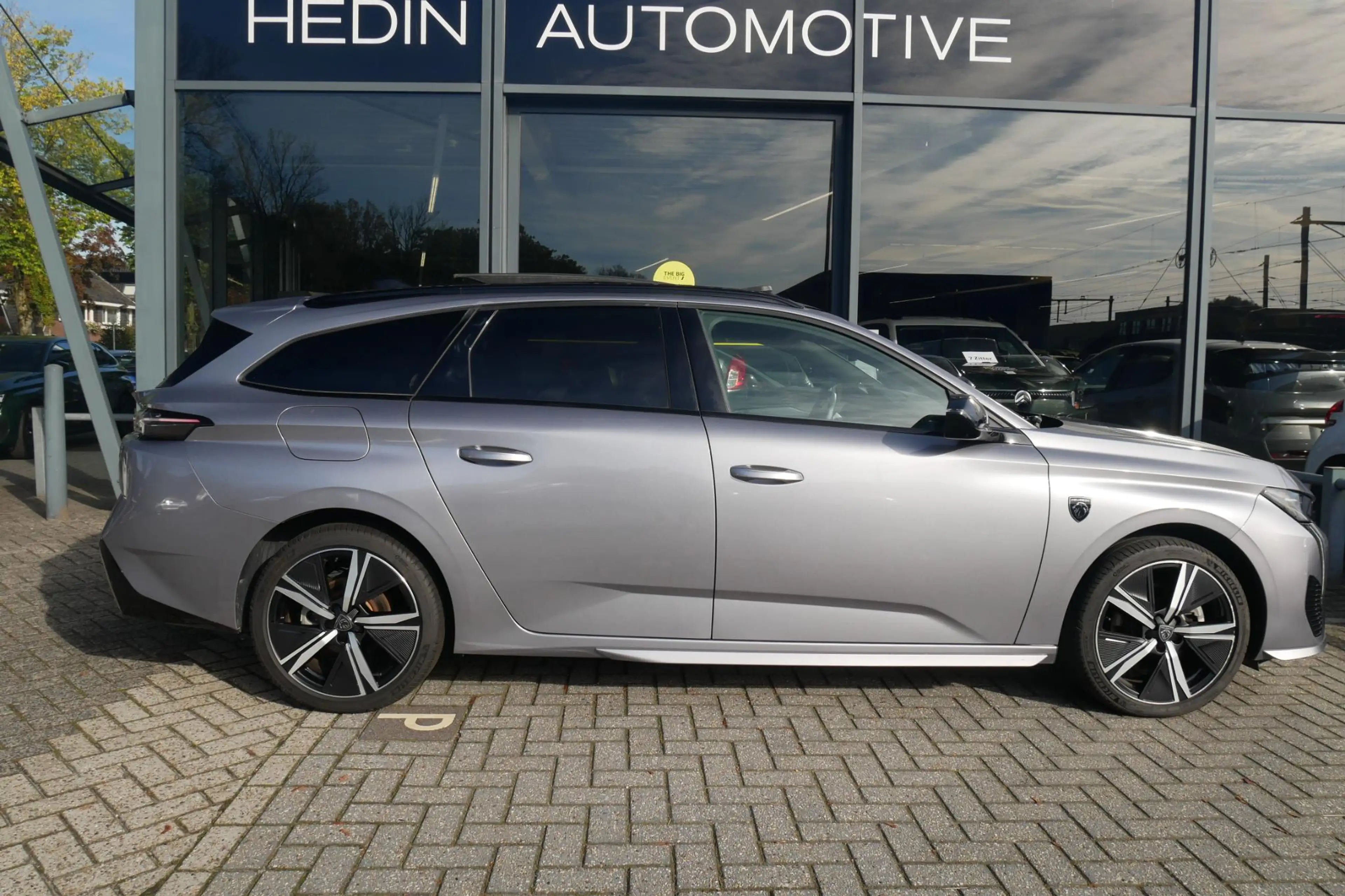 Peugeot 308 SW 1.2 Hybrid 136 e-DCS6 GT | 360 Camera | Elek. A — photo 5