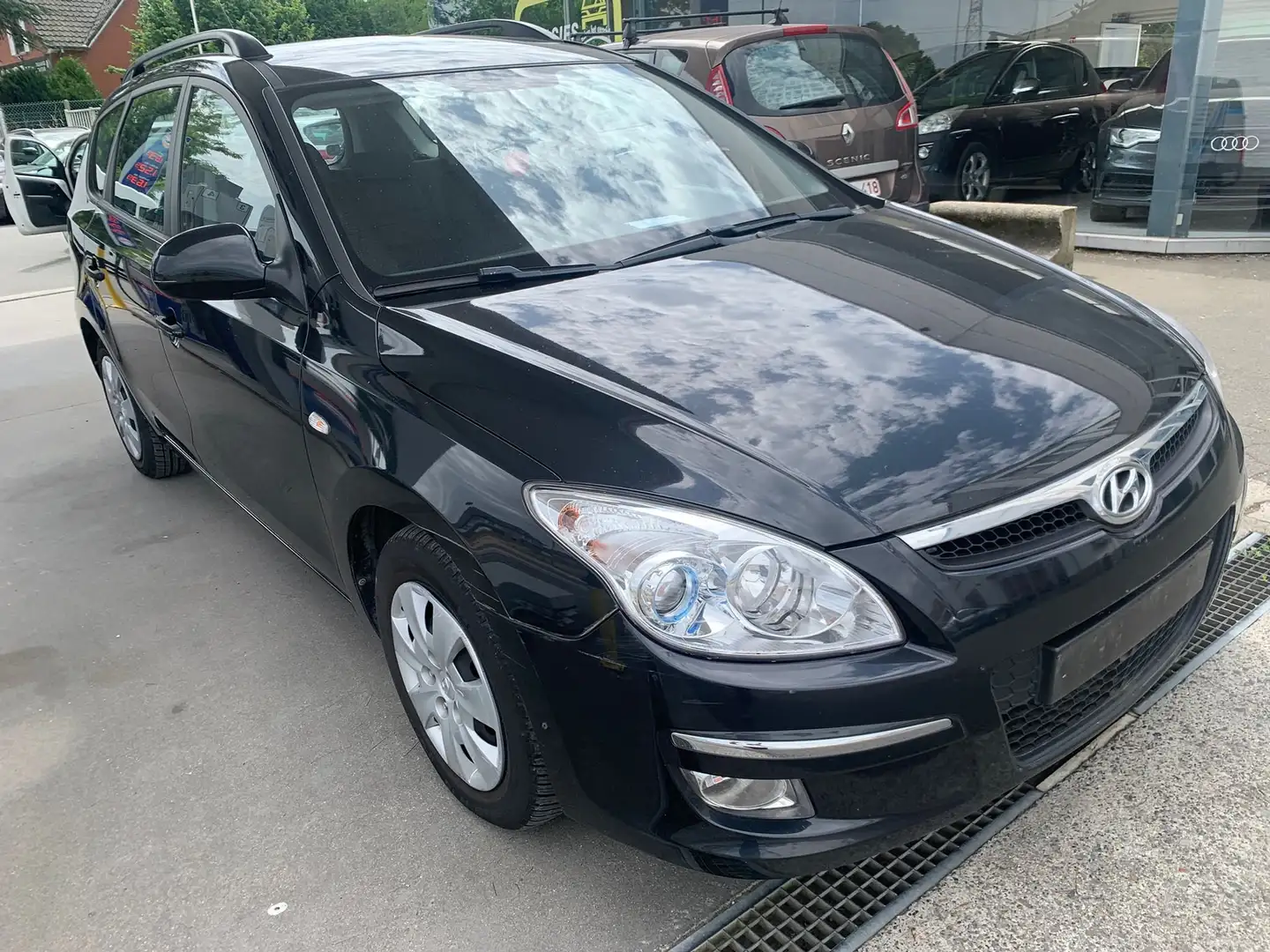 Hyundai i30 SW 1.6 CRDi Comfort Zwart - 2