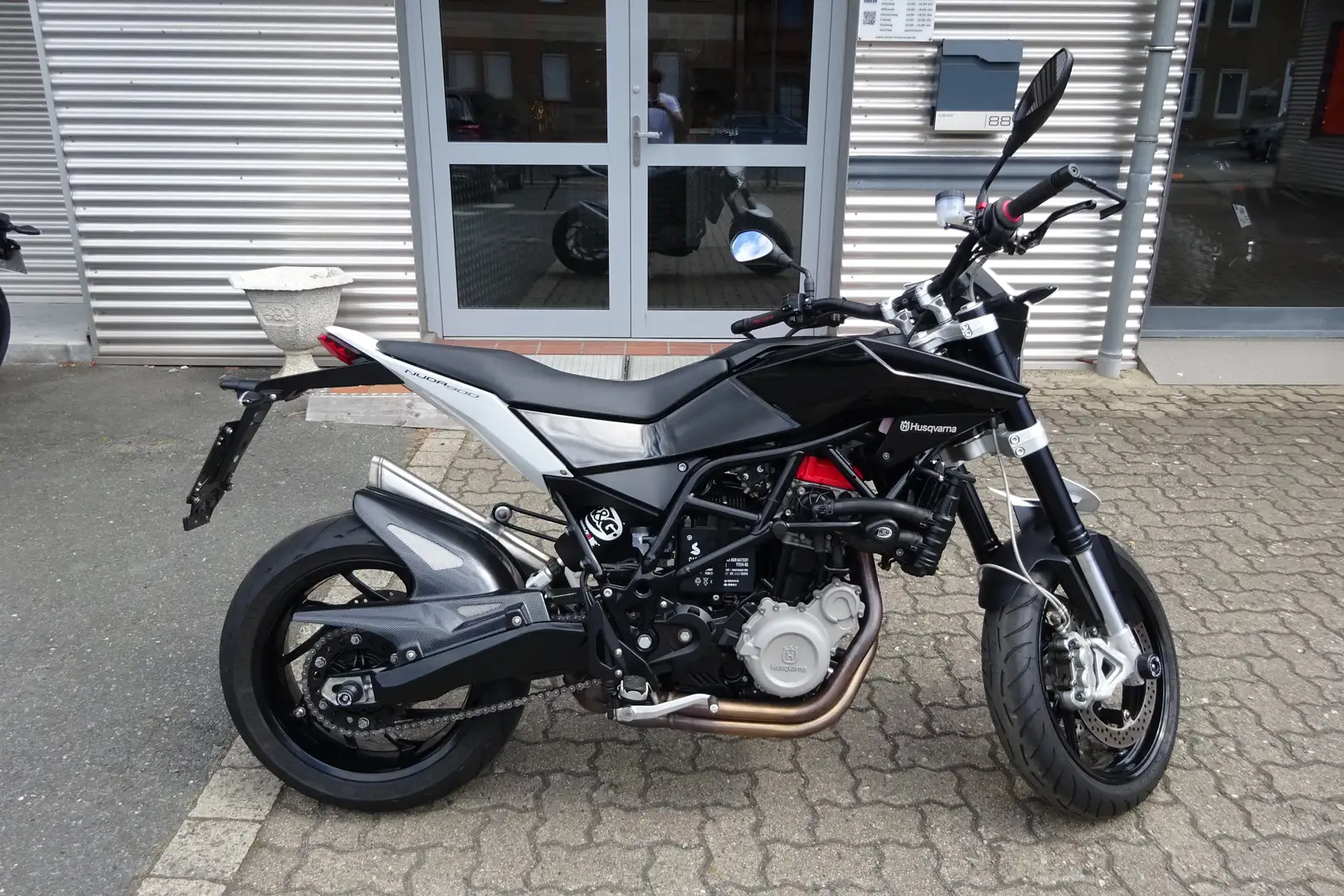 Husqvarna Nuda 900 R&G Paket, Carbon, Rizoma, nur 10.130km Noir - 2