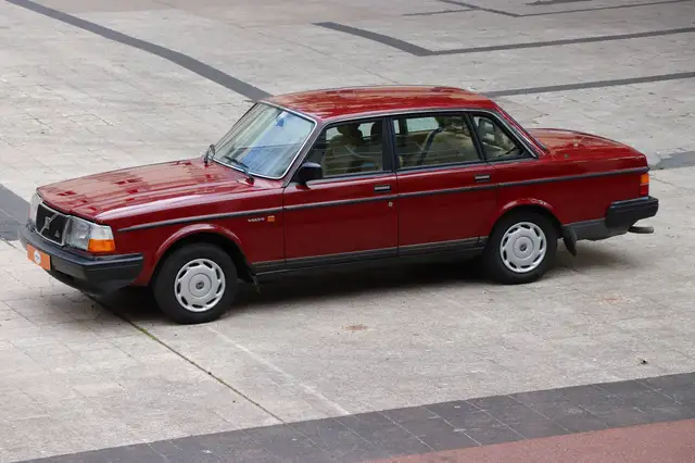 Volvo 240 DL