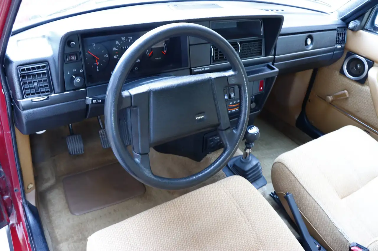 Volvo 240 DL, foto 12