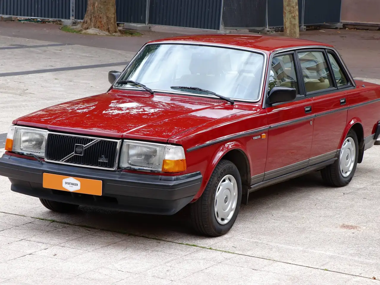 Volvo 240 DL, foto 2