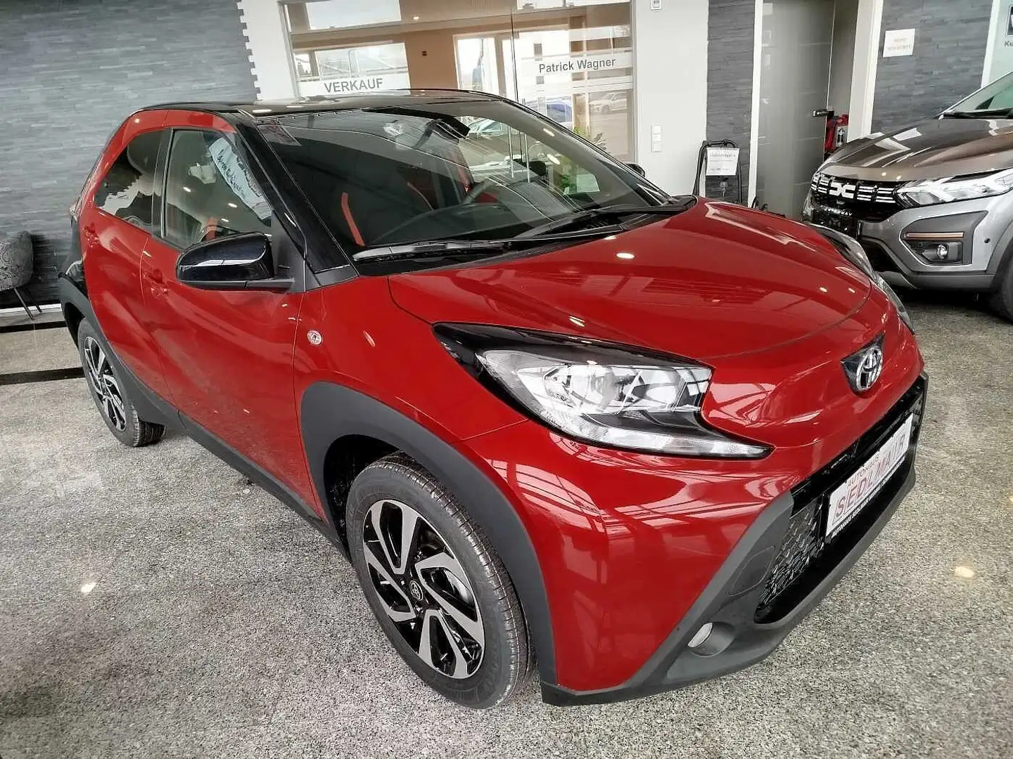 Toyota Aygo X Teamplayer KAMERA/SHZ/CARPLAY Rot - 2