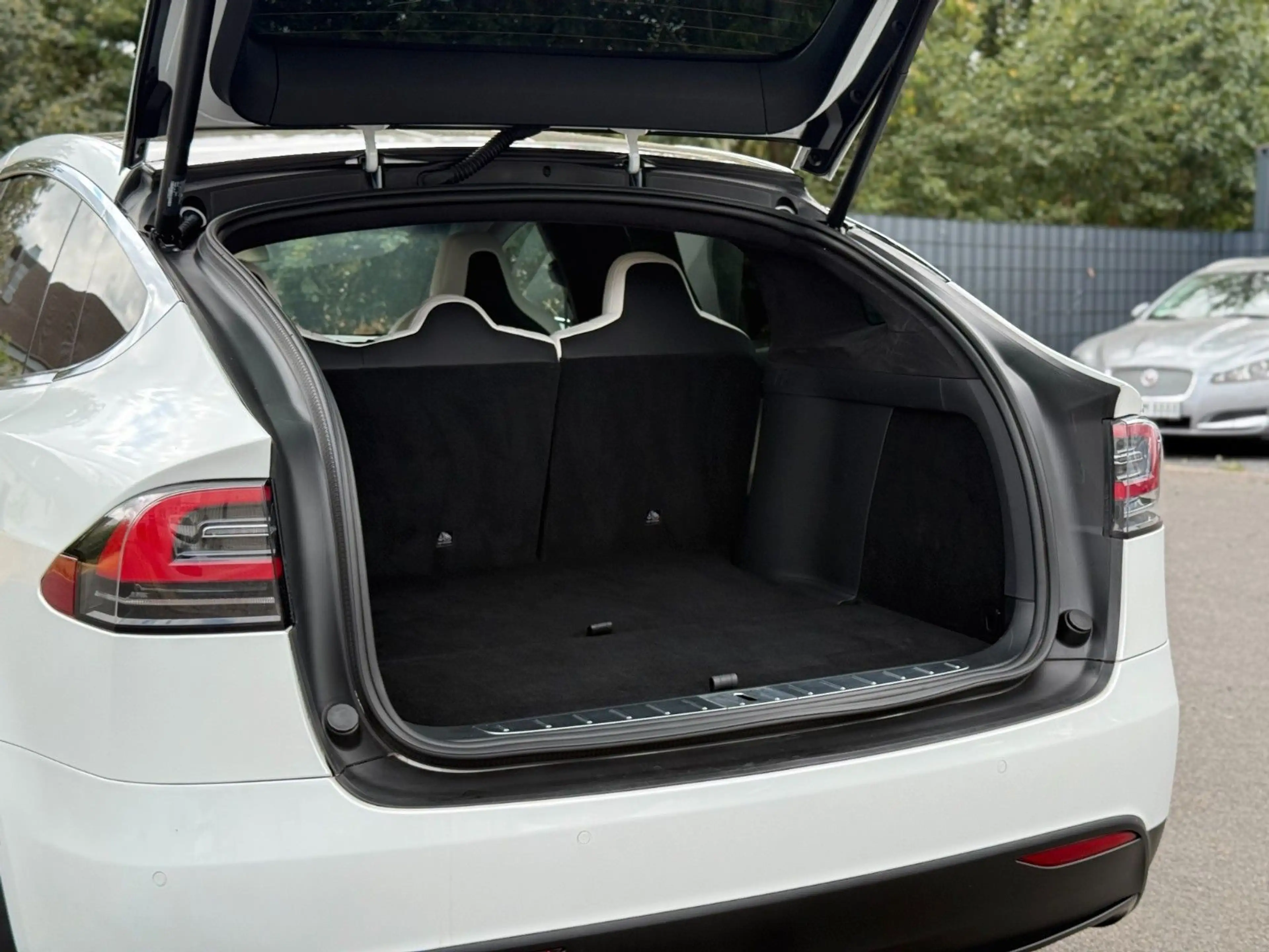 Tesla Model X Long Range Raven *White Interior* *FSD* — photo 14