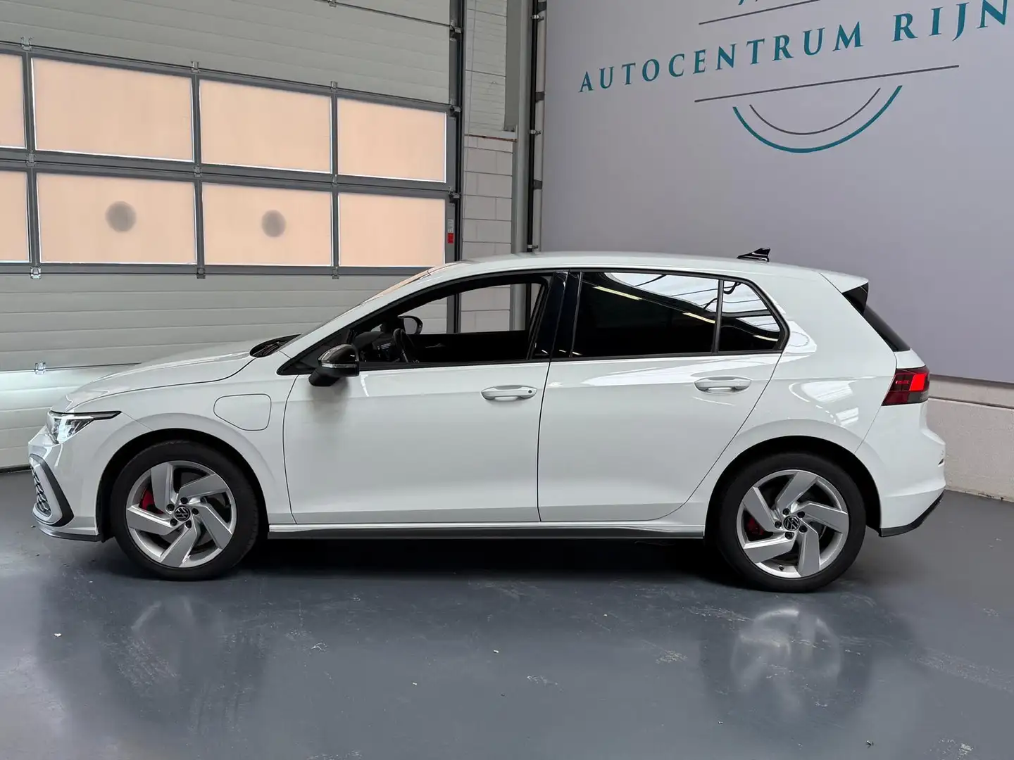 Volkswagen Golf GTE 1.4 automaat 1 JAAR BOVAG GARANTIE Wit - 2