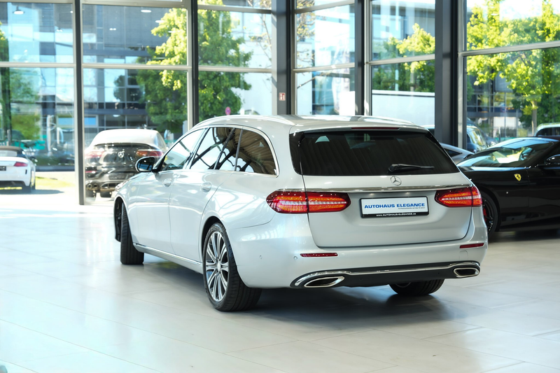 Mercedes-Benz E 400 T-Modell 4Matic*AVANTGARDE*LUFT*360°*AHK* — photo 3