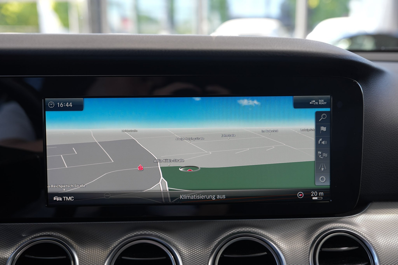 Mercedes-Benz E 400 T-Modell 4Matic*AVANTGARDE*LUFT*360°*AHK* — photo 14