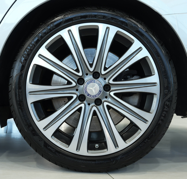 Mercedes-Benz E 400 T-Modell 4Matic*AVANTGARDE*LUFT*360°*AHK* — photo 9