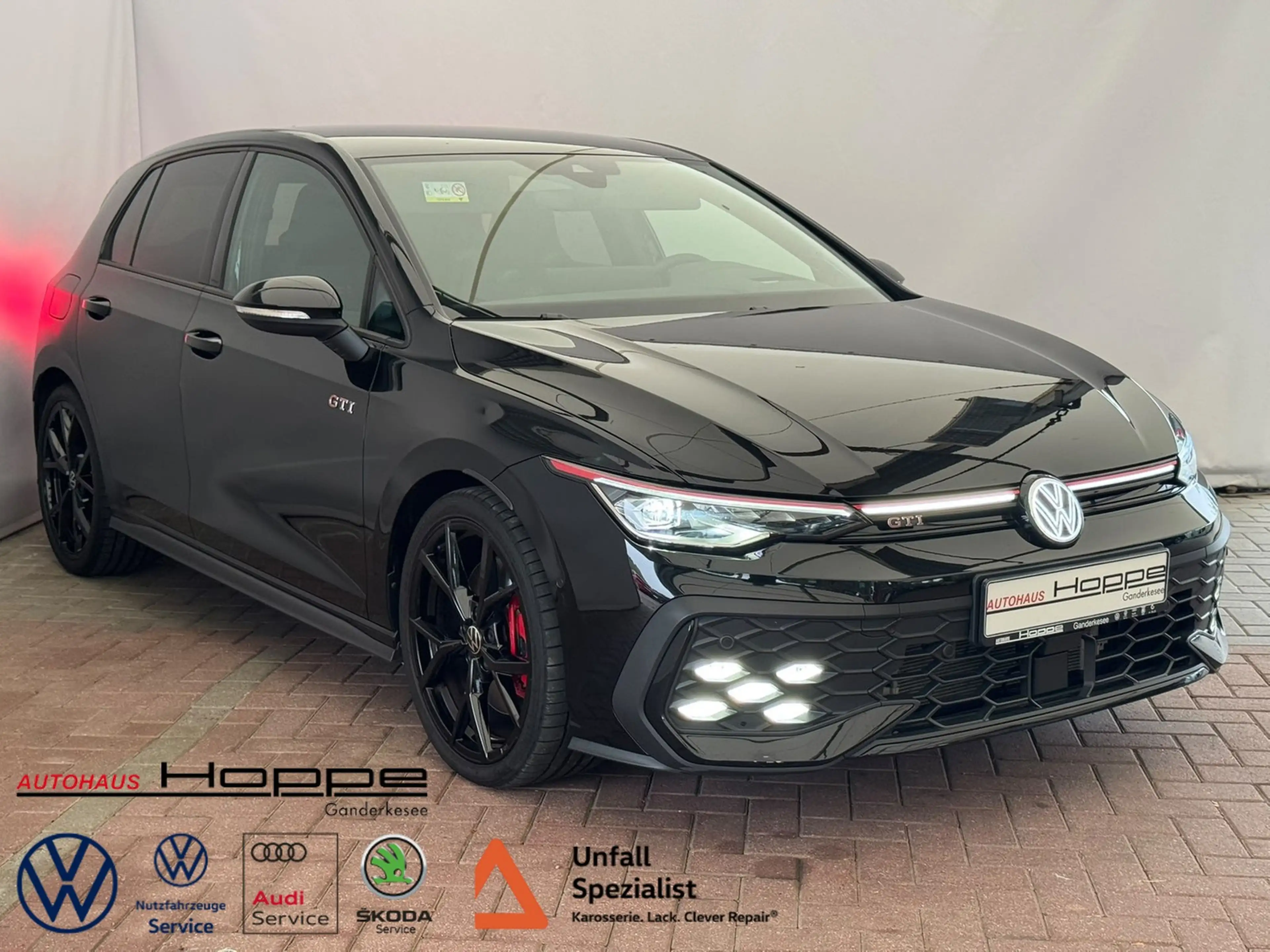 Volkswagen Golf VIII GTI 2.0TSI DSG+MATRIX+H&K+HUD+DCC+ACC