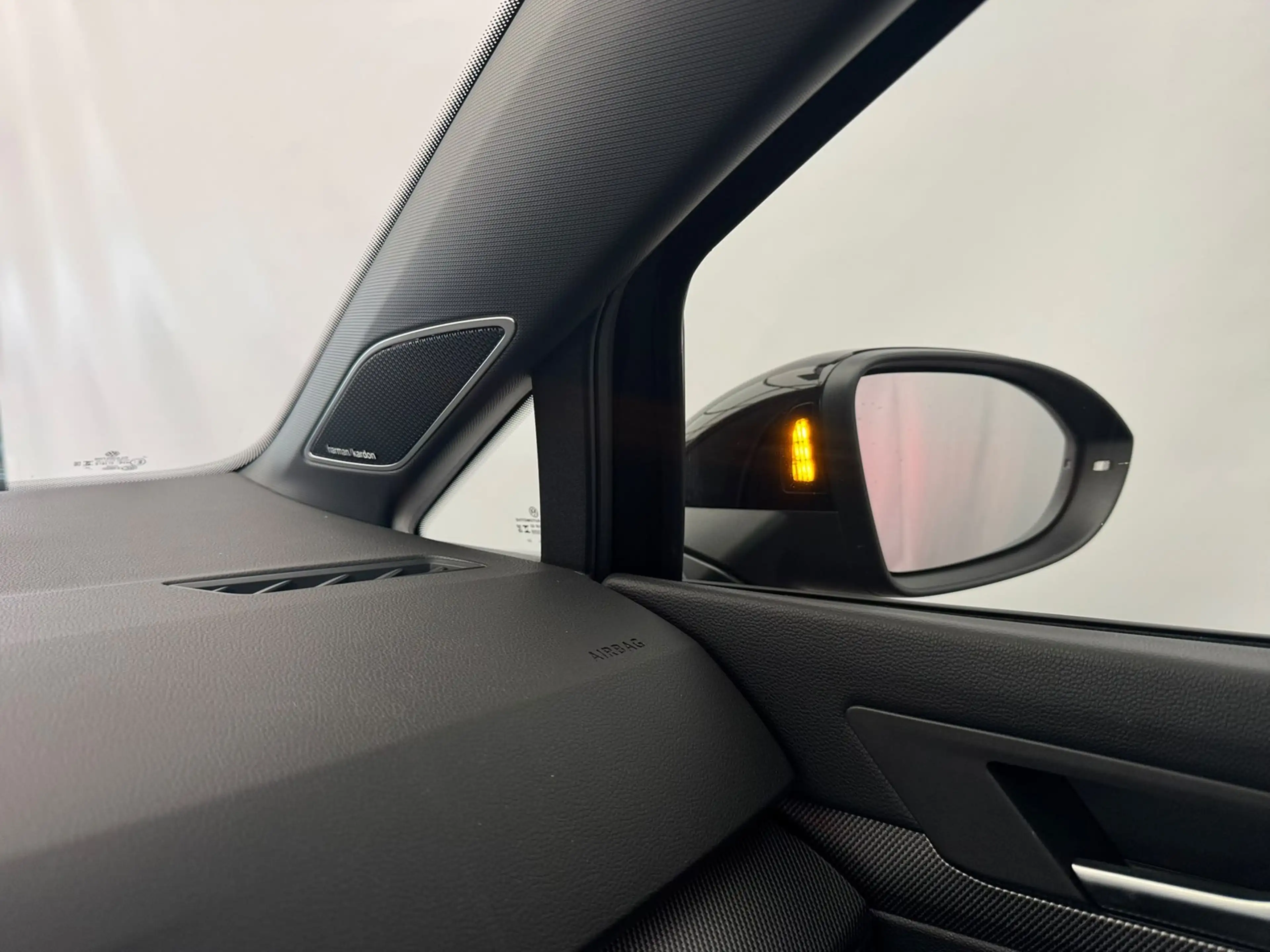 Volkswagen Golf VIII GTI 2.0TSI DSG+MATRIX+H&K+HUD+DCC+ACC — photo 10