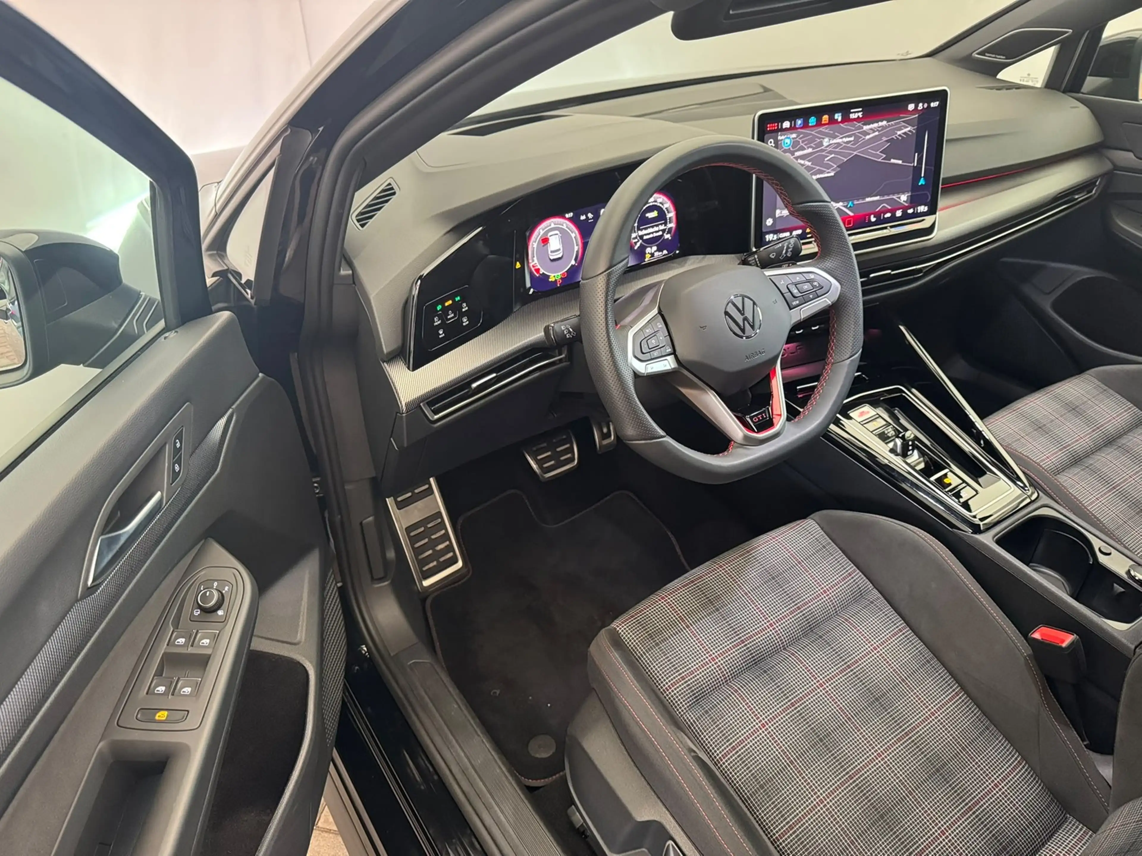 Volkswagen Golf VIII GTI 2.0TSI DSG+MATRIX+H&K+HUD+DCC+ACC — photo 12