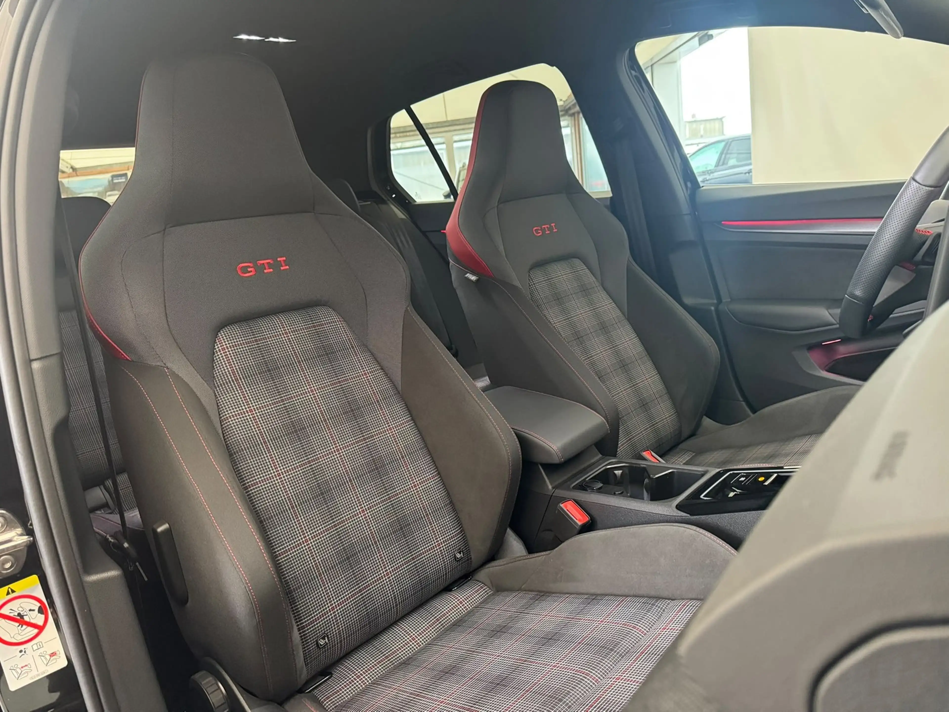 Volkswagen Golf VIII GTI 2.0TSI DSG+MATRIX+H&K+HUD+DCC+ACC — photo 14