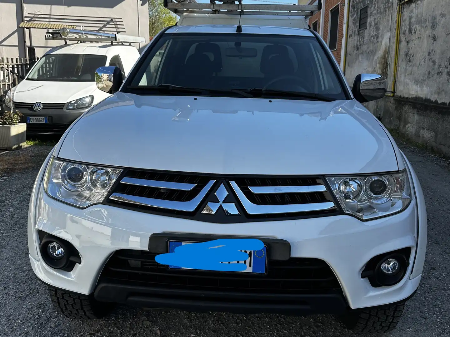 Mitsubishi L200 d.cab 2.5 di-d Intense Plus 178cv N1 E5 ATTREZZATO Білий - 1