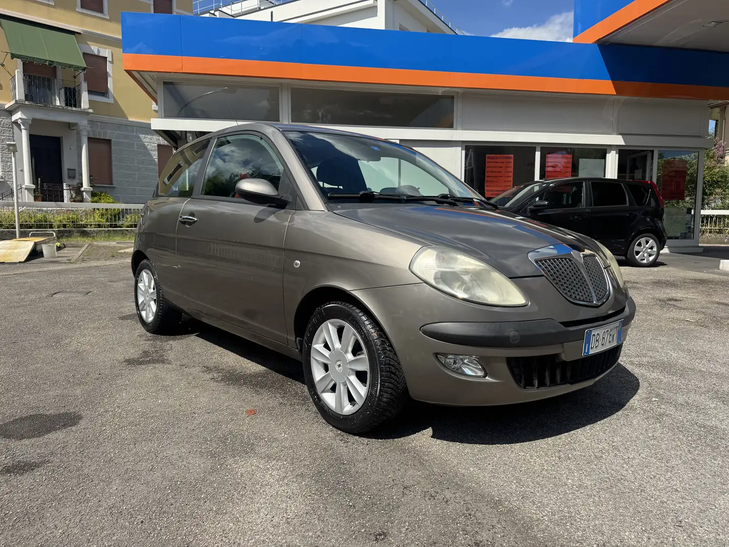 Lancia Ypsilon 1.2 8v Oro - 1