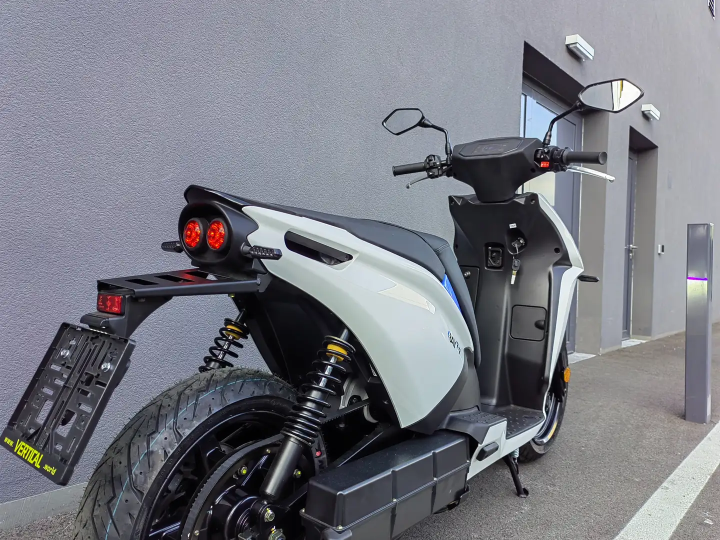 Ray 7.7 E-Motorrad 125er NEU und GÜNSTIG! Weiß - 2