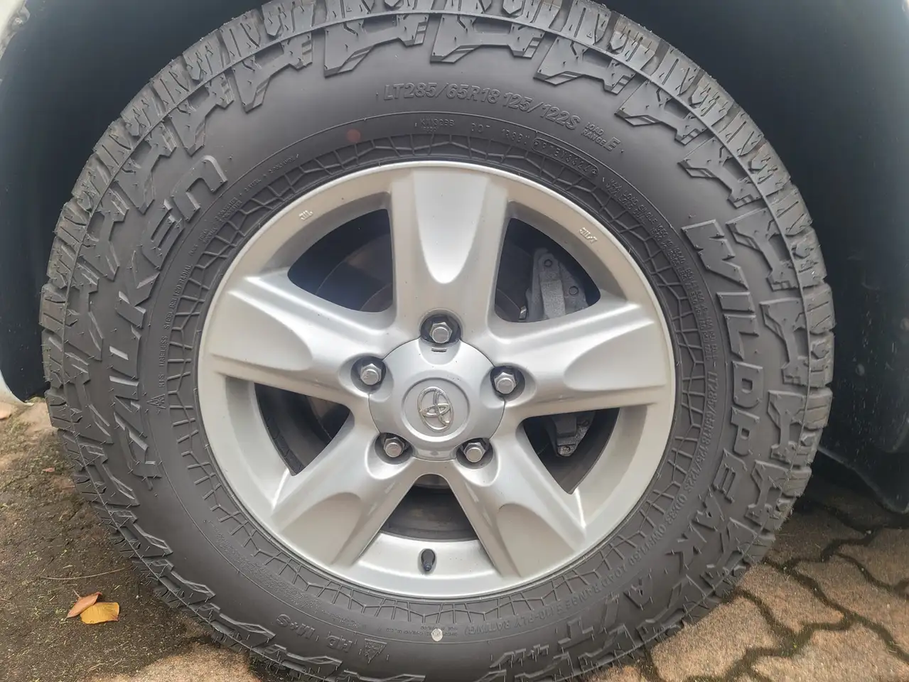 Toyota Land Cruiser снимка Toyota Land Cruiser