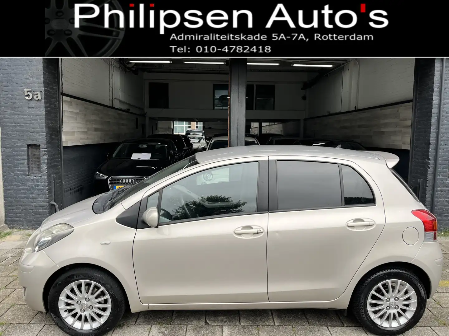 Toyota Yaris 1.3 VVTi Dynamic Beige - 1