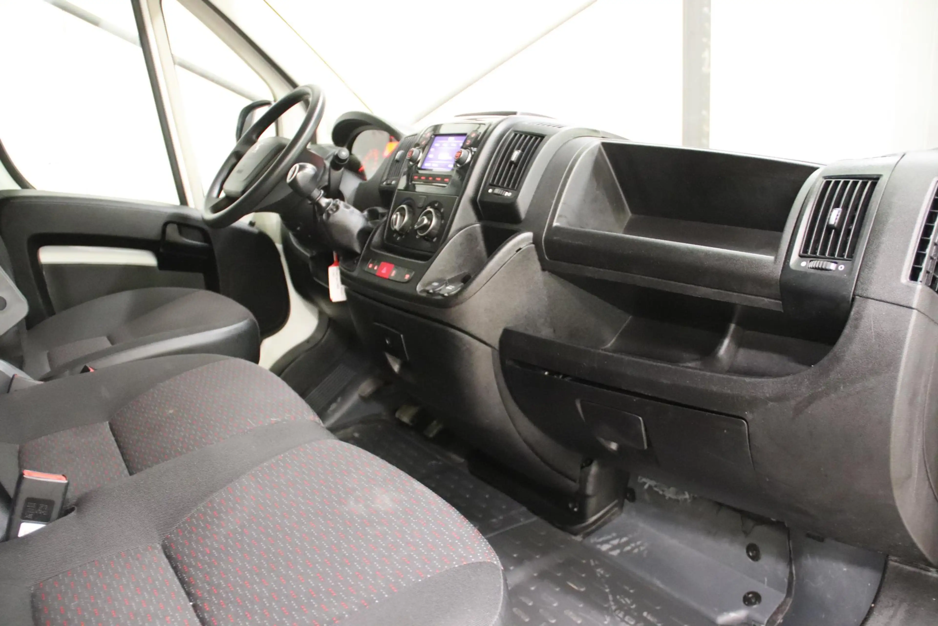 Peugeot Boxer 2.2 BlueHDi L4H2 AIRCO CRUISE CONTOL EURO 6 — photo 8
