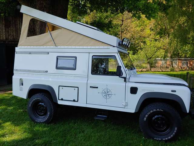 Land Rover Defender 110 TD4 2,4 Expedition-Camper Aufstelldach Standh.