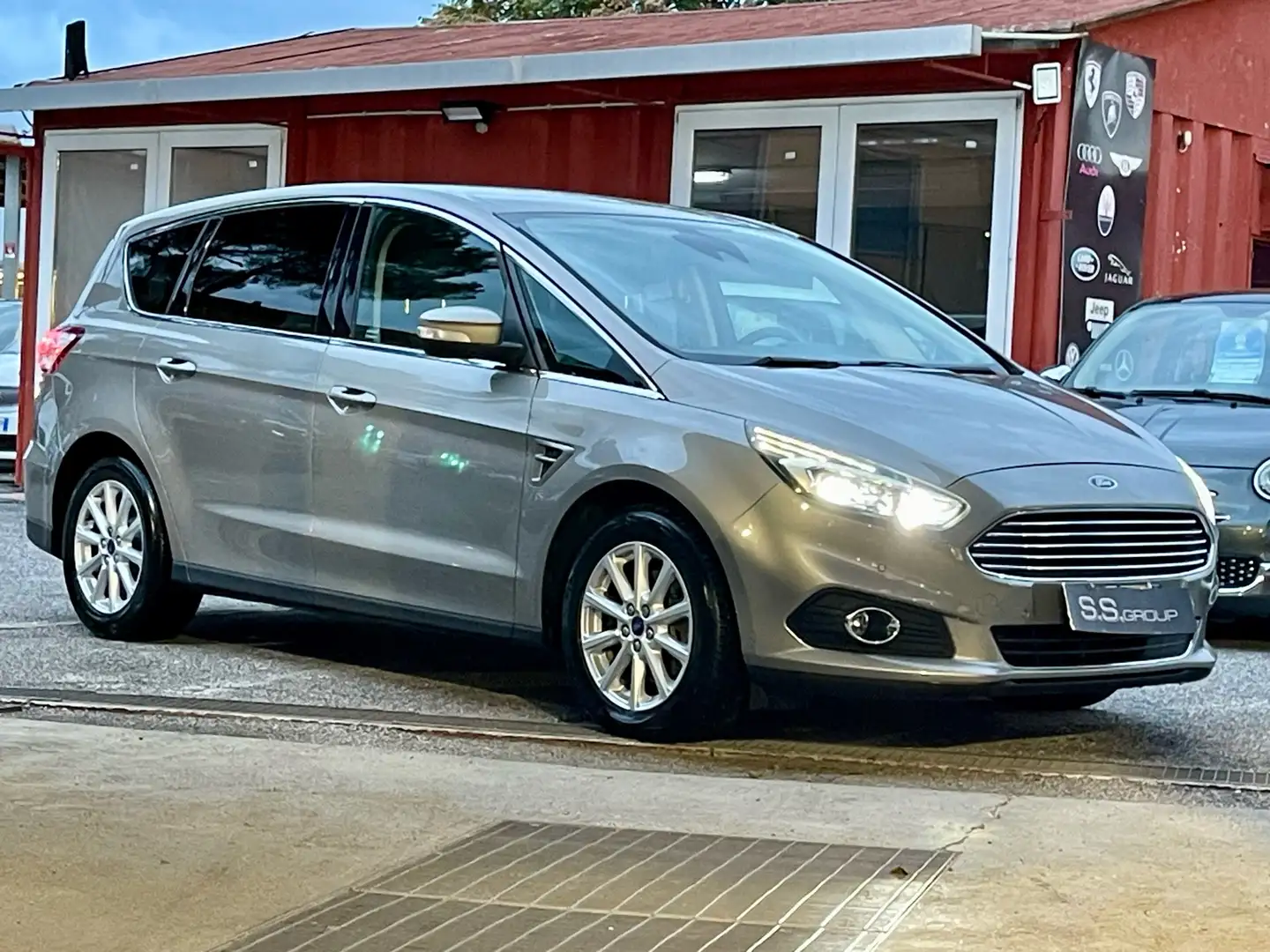 Ford S-Max 2.0 tdci Titanium Business-150cv-7p-unipro-rate-E6 Grigio - 1