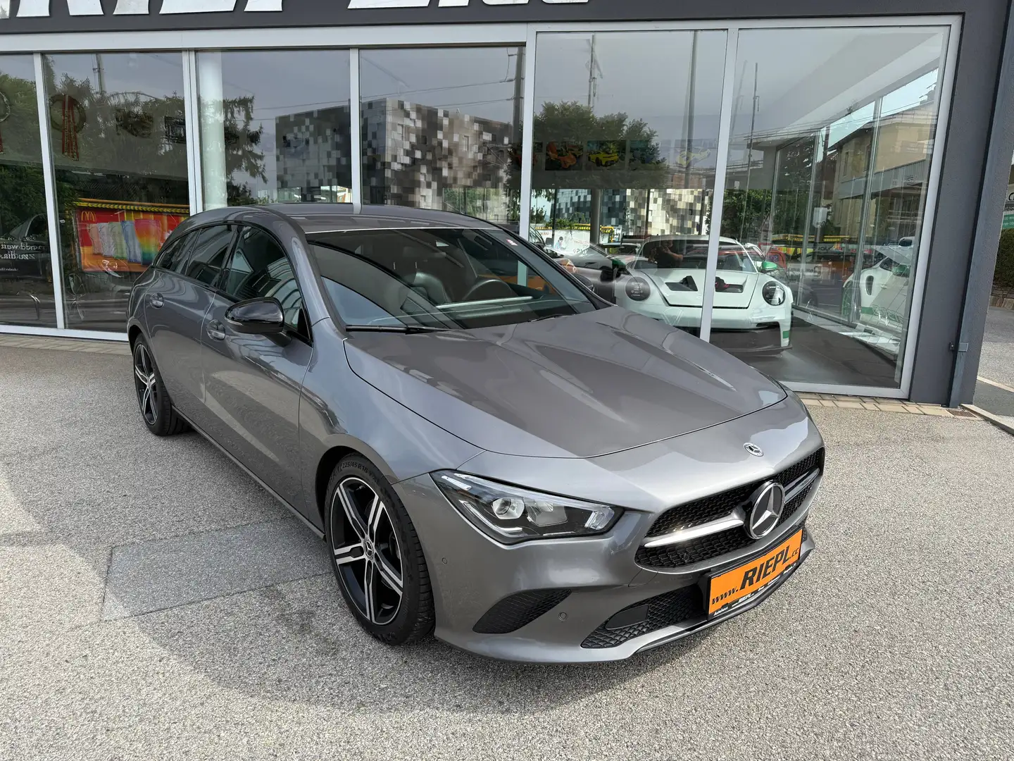Mercedes-Benz CLA 220 CLA 220 d 4Matic LED AHK Night/Park Paket 1.Besitz Grau - 2