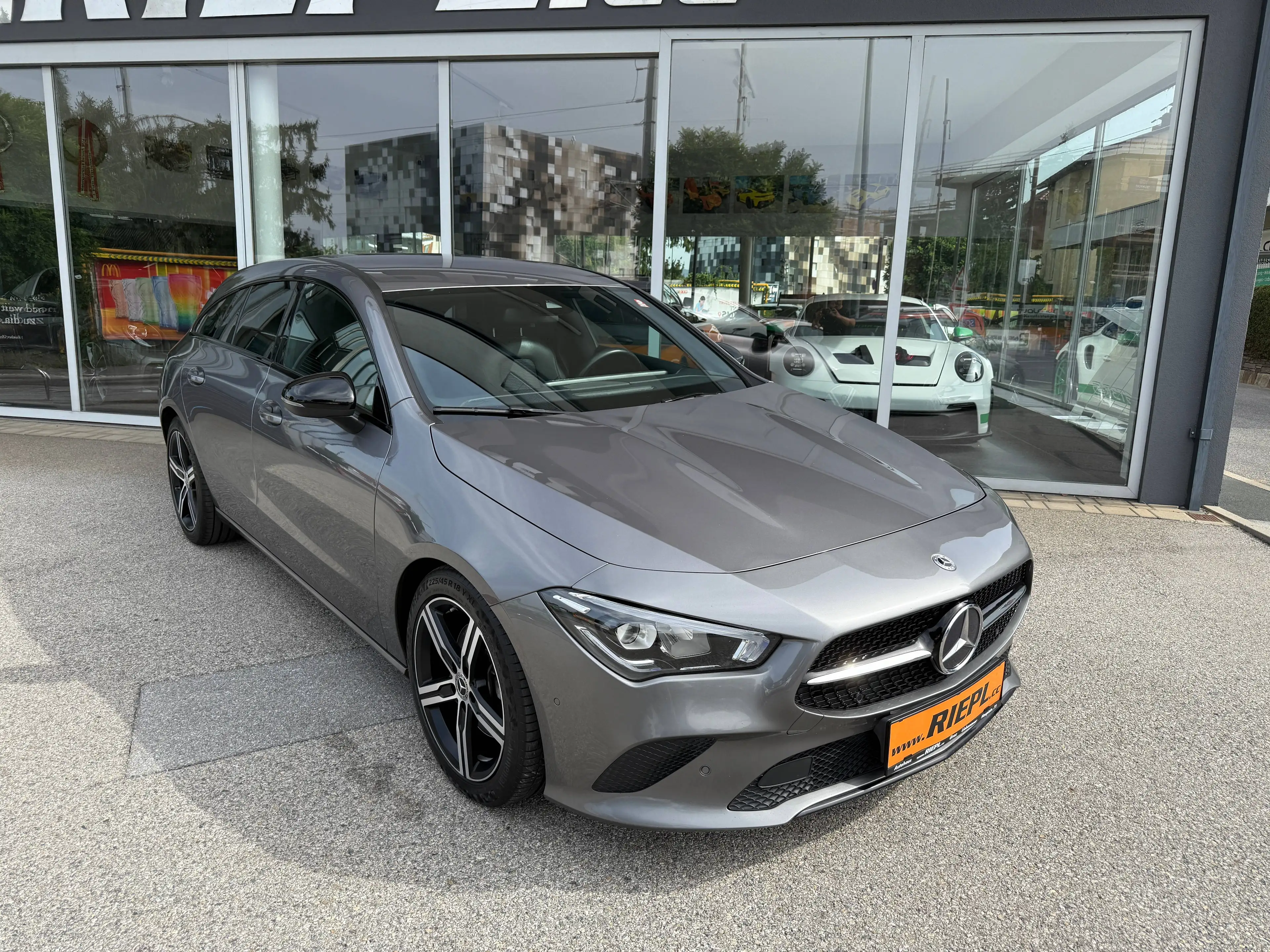 Mercedes-Benz CLA 220 CLA 220 d 4Matic LED AHK Night/Park Paket 1.Besitz — photo 2
