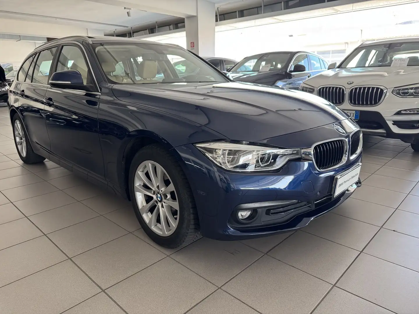BMW 320 320d xDrive  Business Advantage Blu/Azzurro - 2