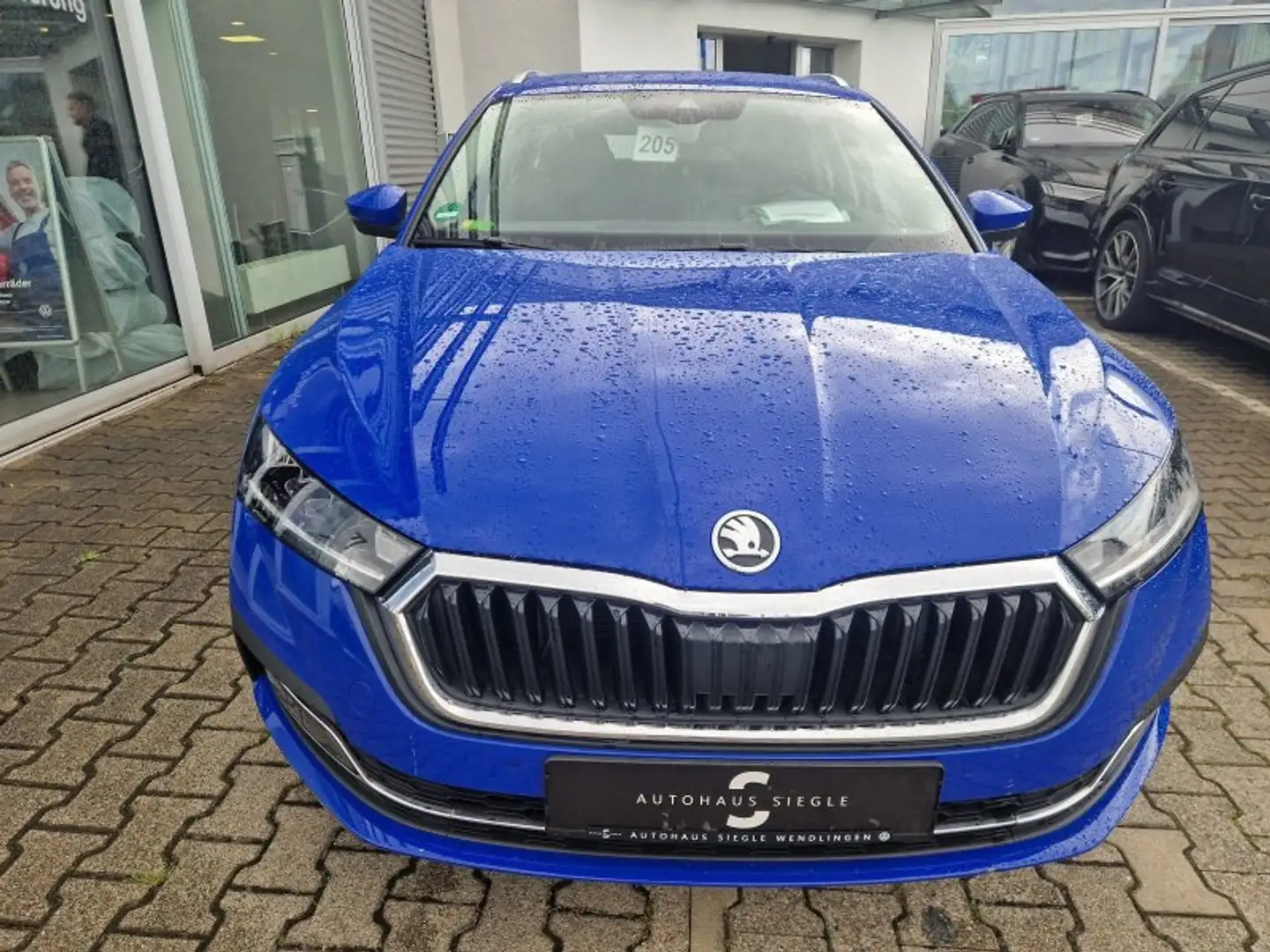 Skoda Octavia Octavia Combi 2.0 TDI First Edition  Navi LED Lede Blau - 2