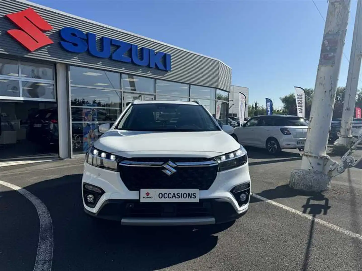 Suzuki S-Cross 1.5L HYBRID STYLE AUTO ALLGRIP Blanc - 1
