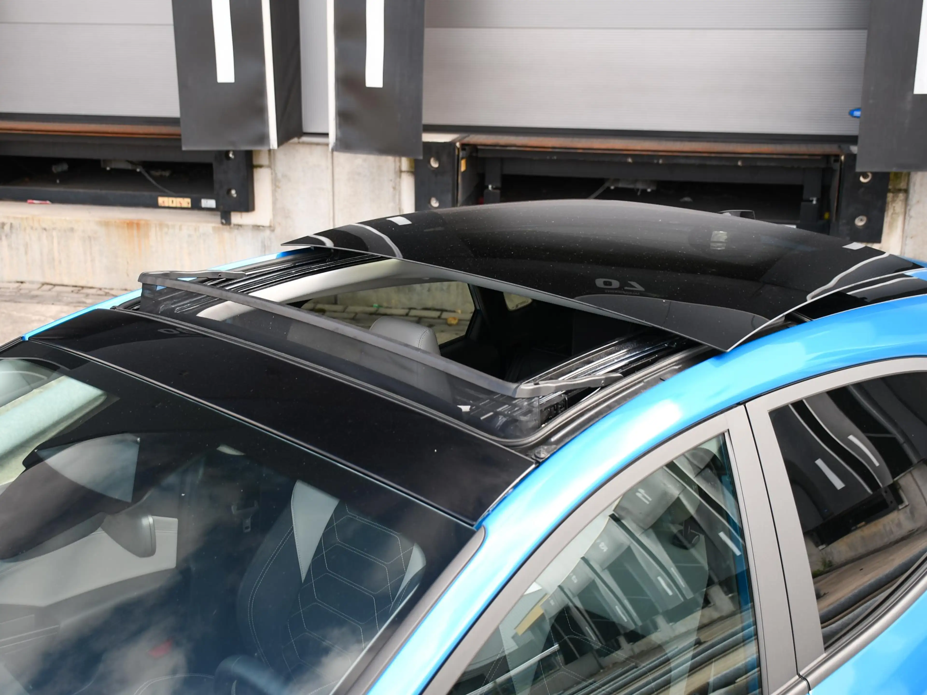 Ford Puma Gen-E Premium 44 kWh 168pk Automaat SCHUIF-DAK | 18''LM — photo 3
