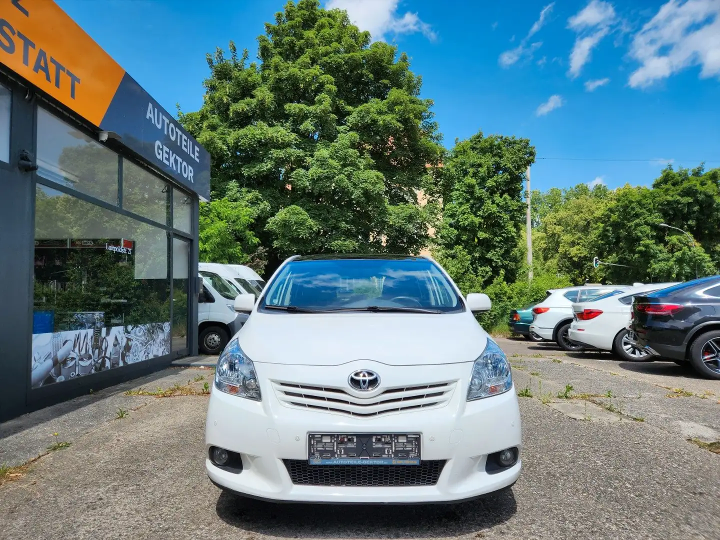 Toyota Verso Travel 1.8 Automatik*7-Sitze*Panorama*Navi Alb - 2