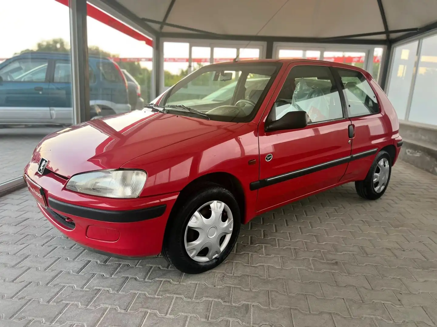 Peugeot 106 1.1i cat 3 porte Open Červená - 1