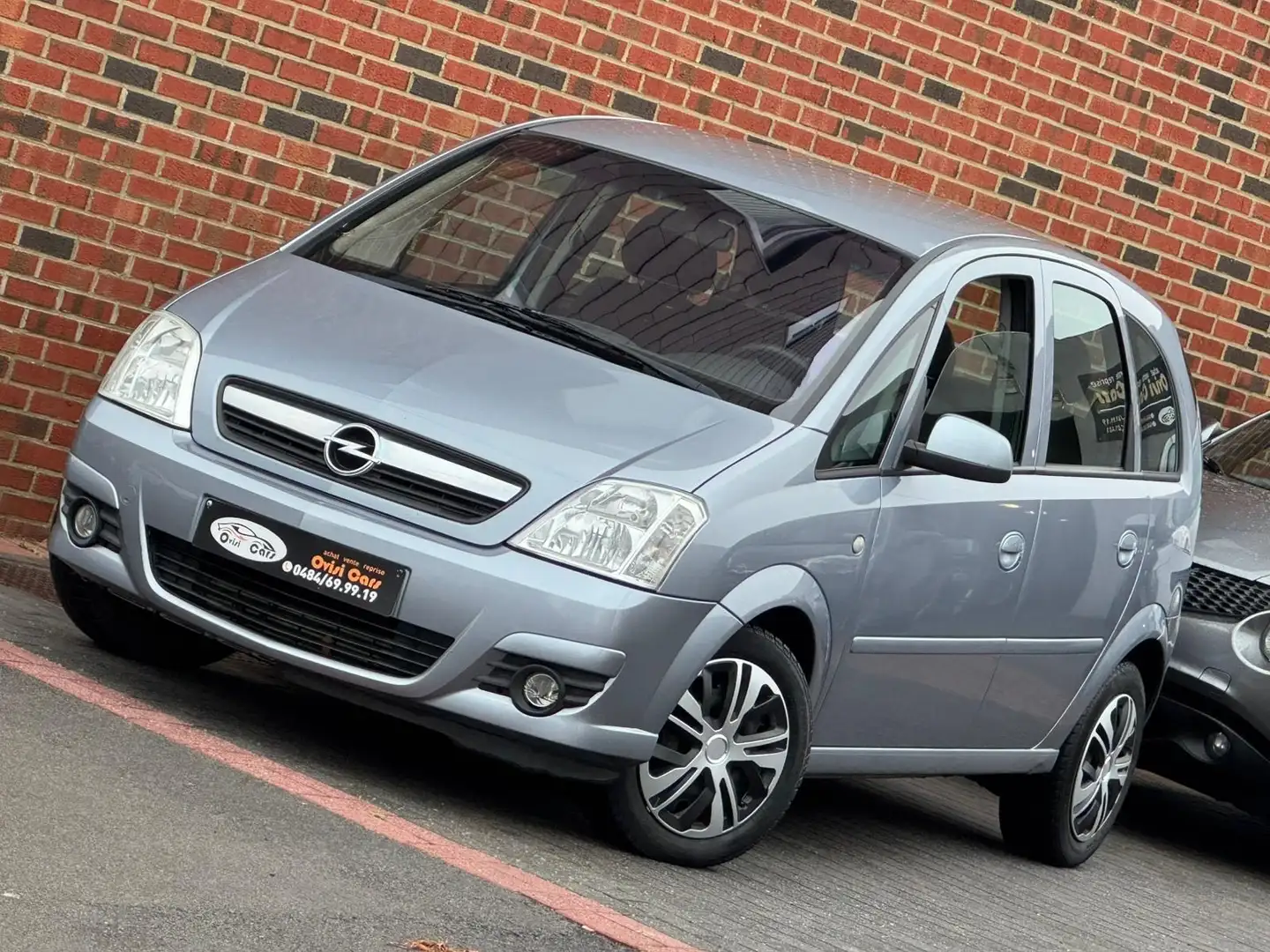 Opel Meriva // BON ÉTAT // Gris - 1