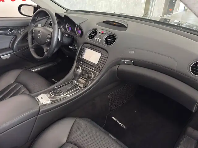 Mercedes-Benz SL view 11