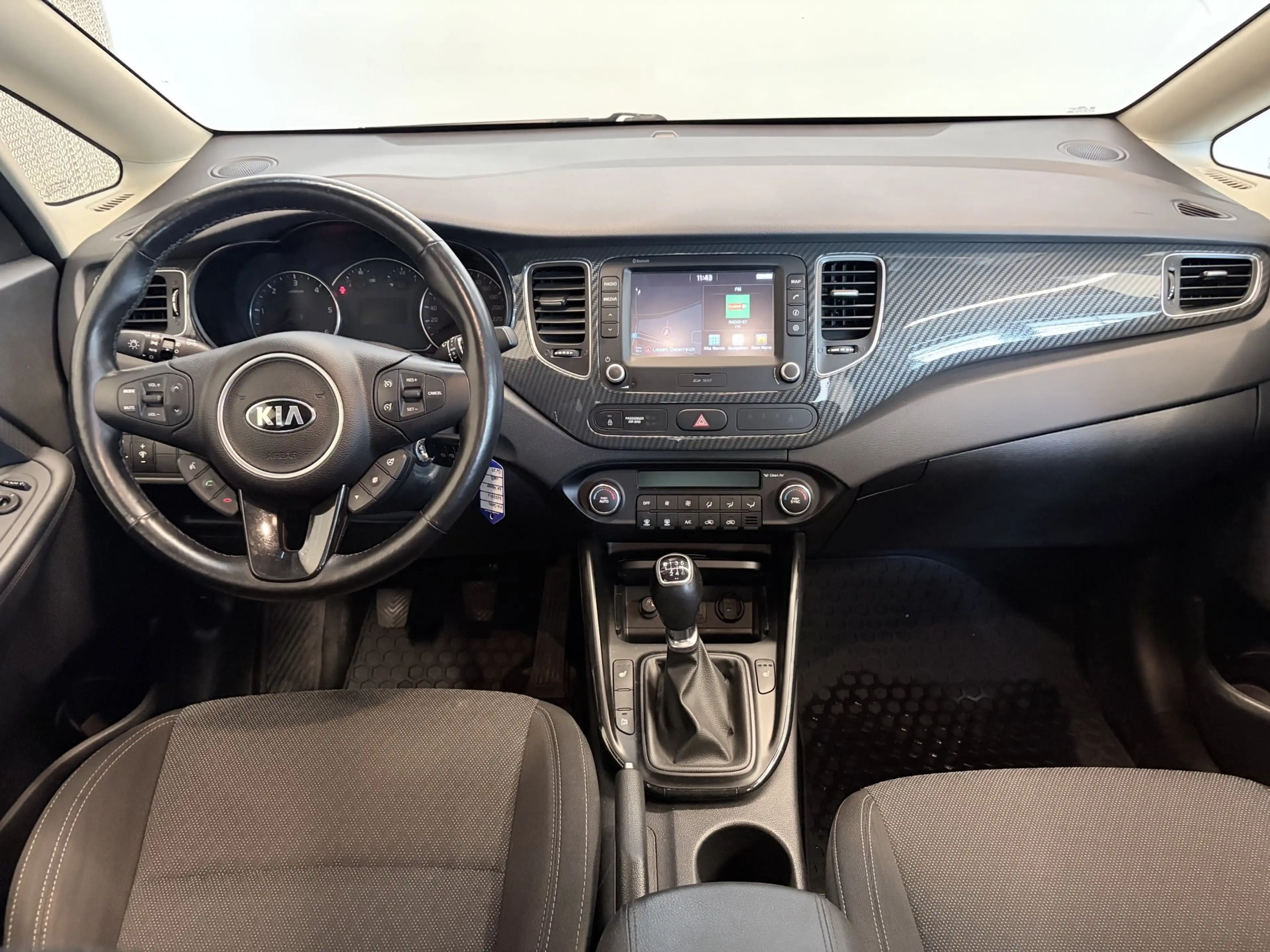 Kia Carens 1,7 CRDi ISG Gold — photo 12