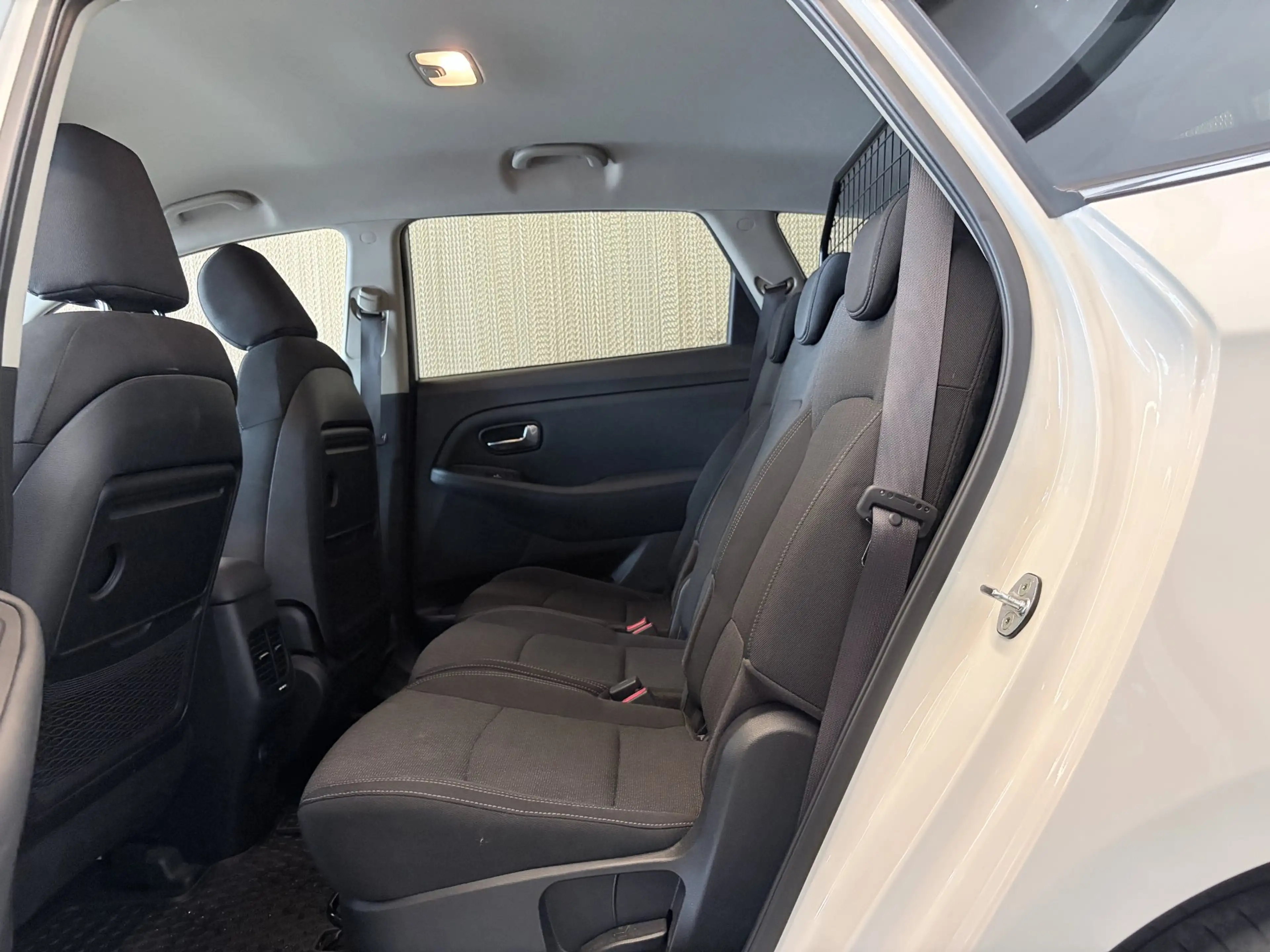 Kia Carens 1,7 CRDi ISG Gold — photo 13