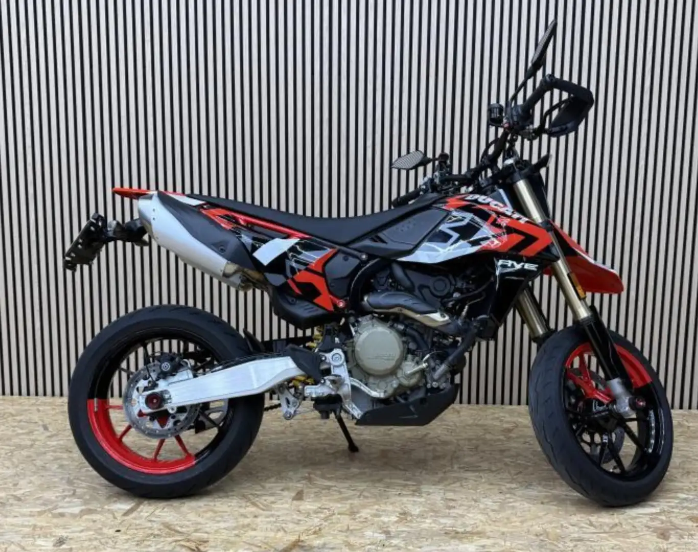 Ducati HYPERMOTARD 698 RVE Rood - 2