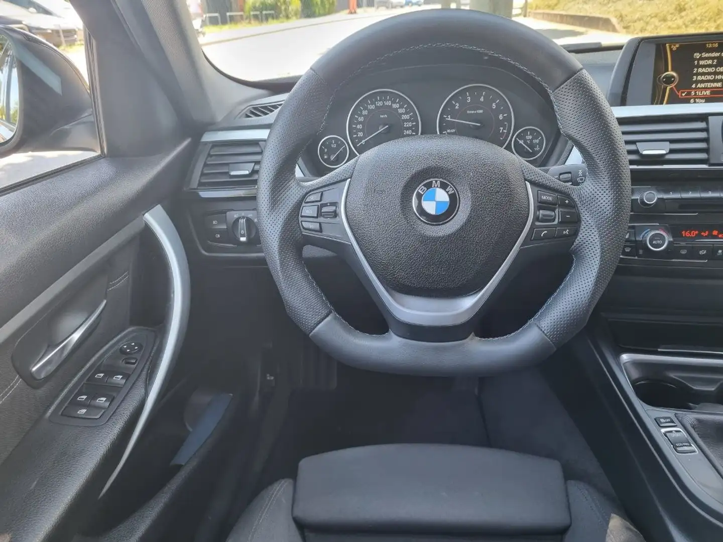 BMW 316 316i Touring (F31) sport 8Fach Noir - 2