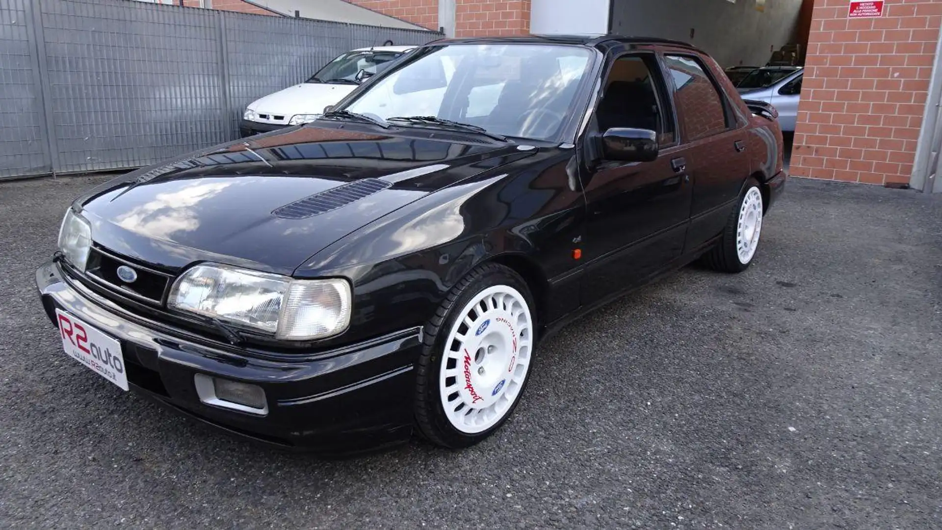 Ford Sierra COSWORTH 4X4 Negro - 2