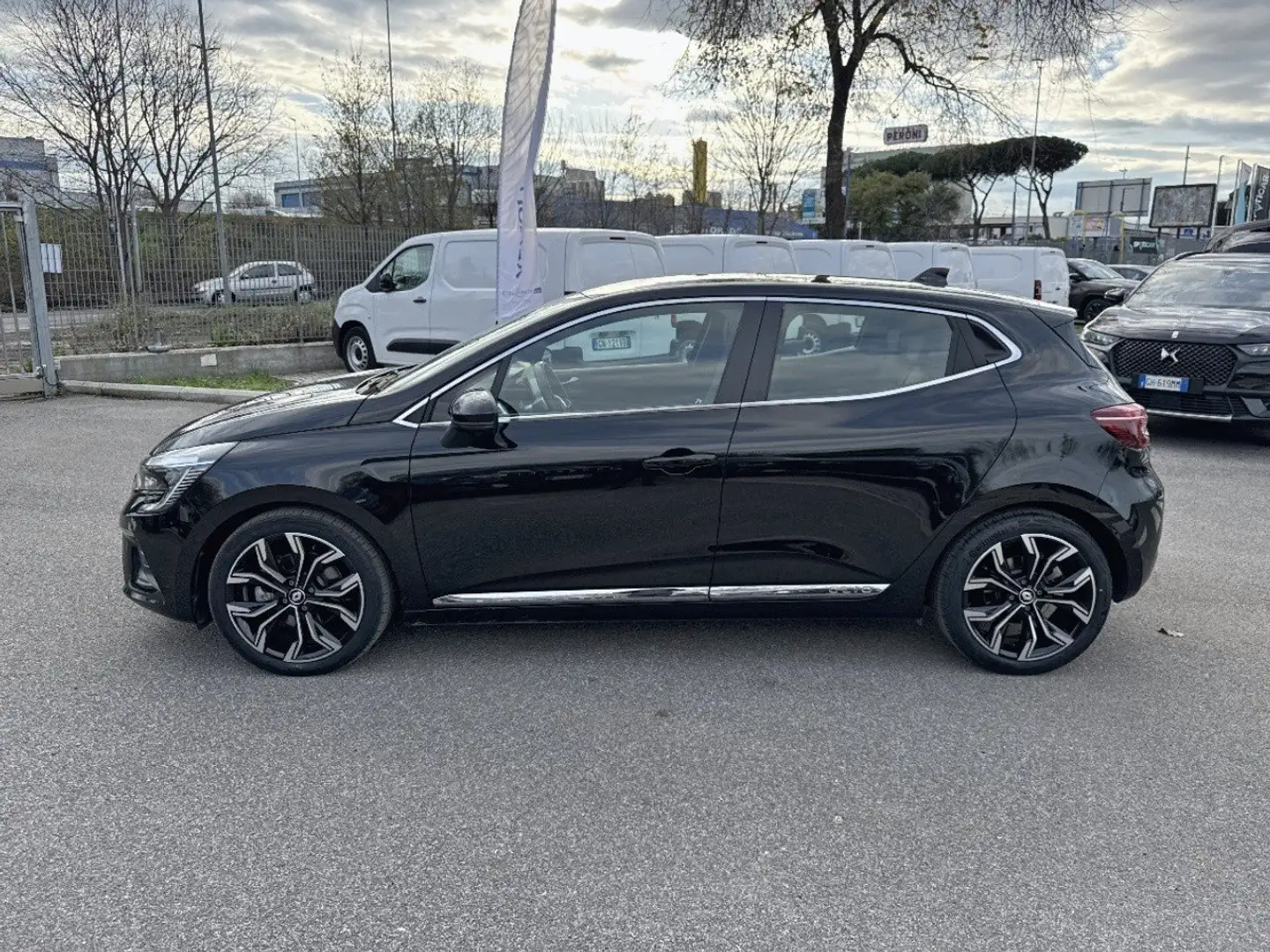 Renault Clio 1.6 Hybrid E-TECH TECHNO Noir - 2