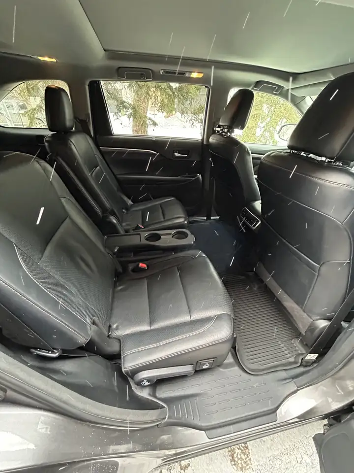 Toyota Highlander снимка Toyota Highlander