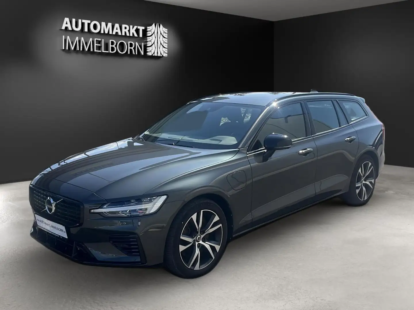 Volvo V60 R 4 AWD Design Expression  Navi*LED*Kamera Grau - 2
